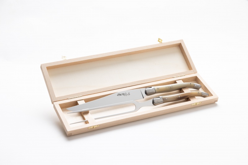 service à découper en pointe de corne